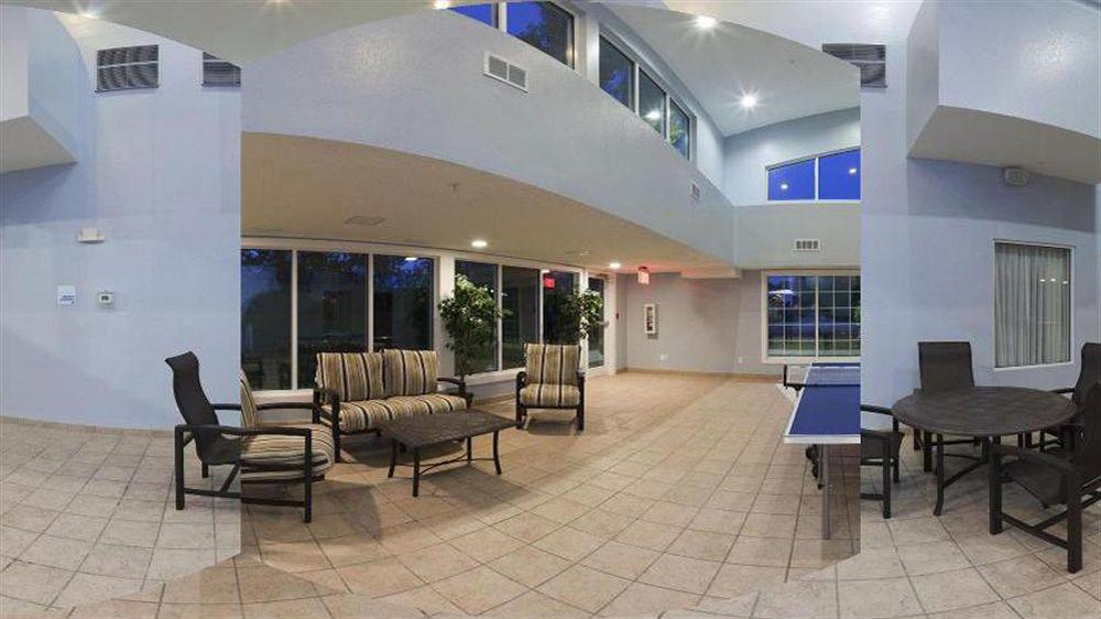 Holiday Inn Express Hotel & Suites Bedford By Ihg Luaran gambar