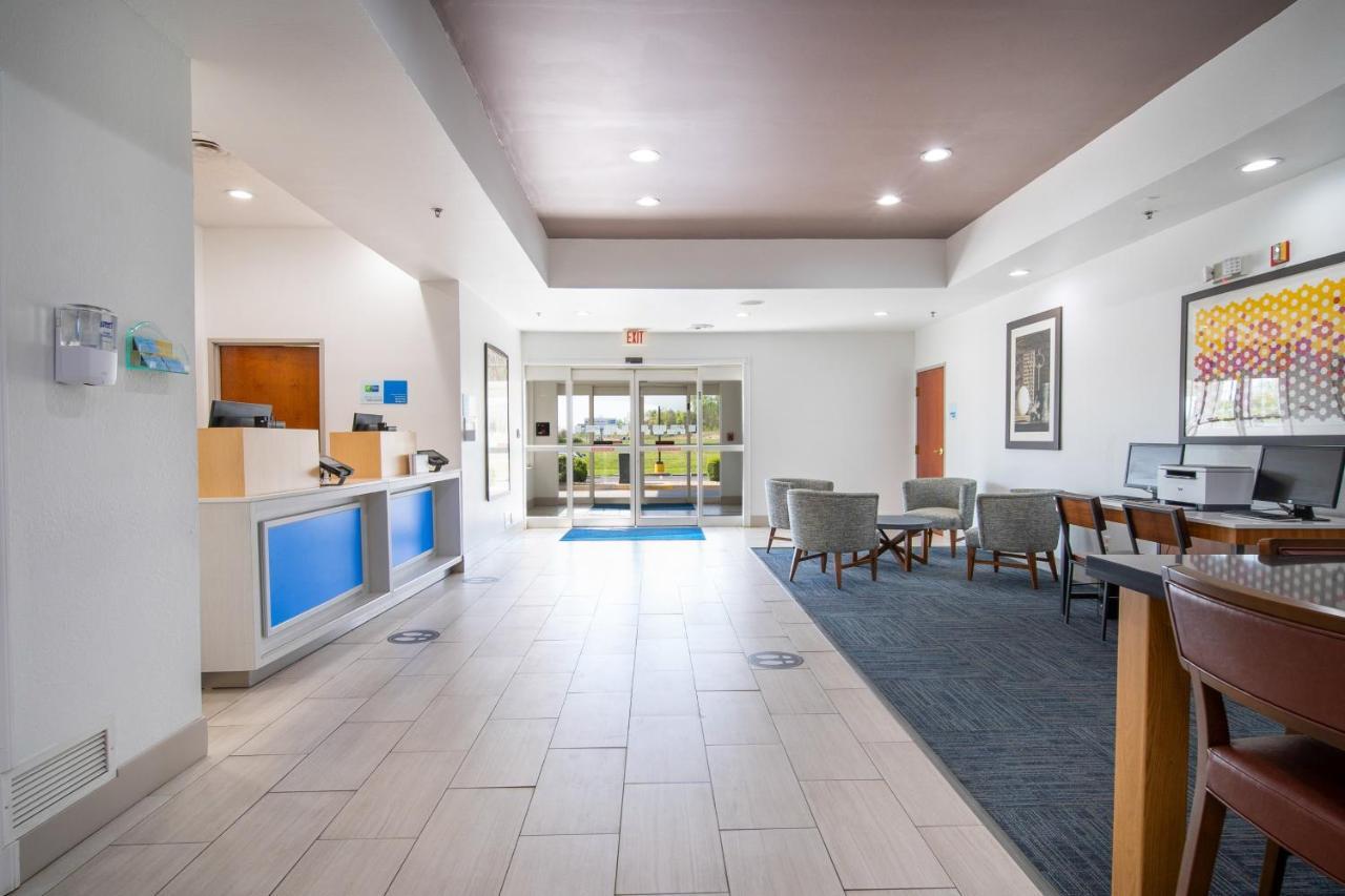 Holiday Inn Express Hotel & Suites Bedford By Ihg Luaran gambar