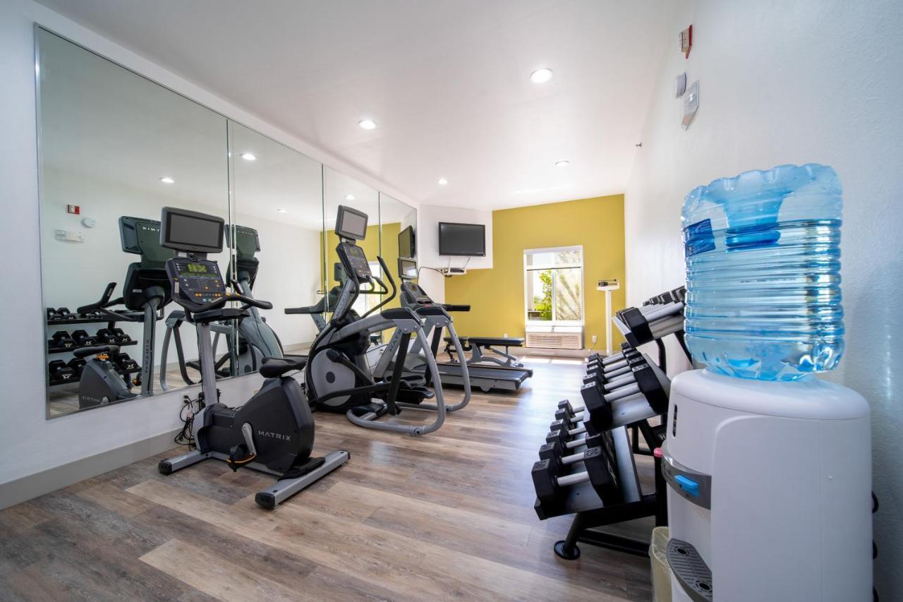 Holiday Inn Express Hotel & Suites Bedford By Ihg Luaran gambar