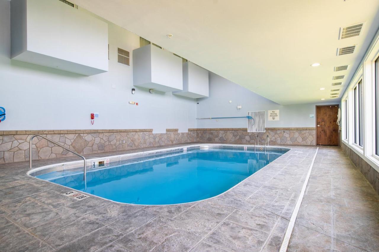 Holiday Inn Express Hotel & Suites Bedford By Ihg Luaran gambar