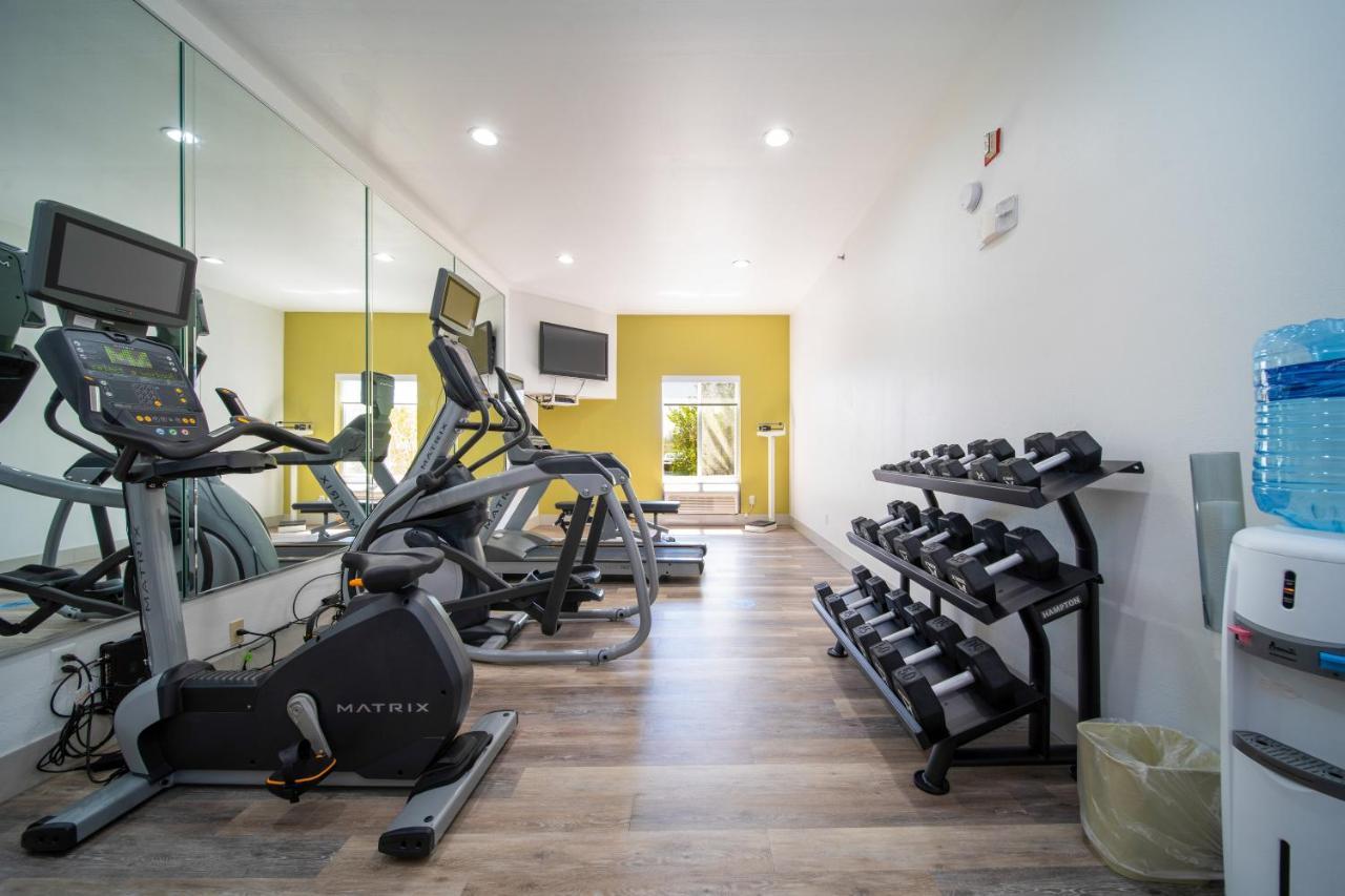 Holiday Inn Express Hotel & Suites Bedford By Ihg Luaran gambar