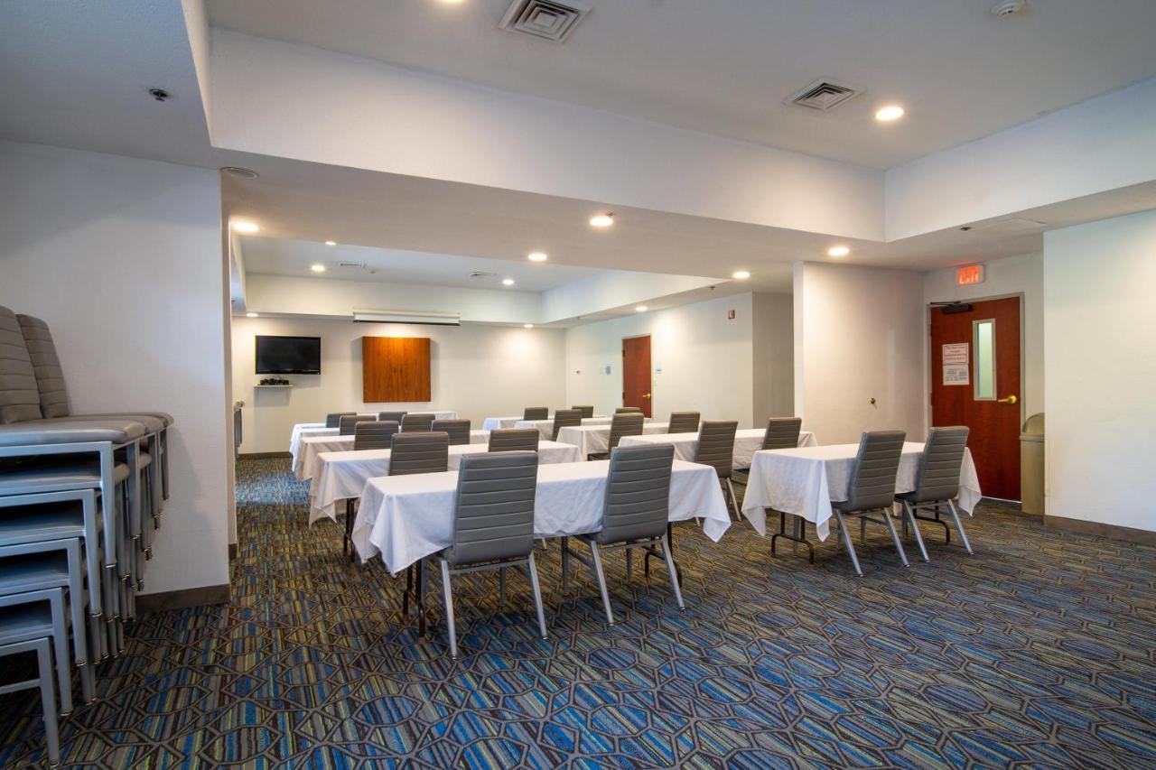 Holiday Inn Express Hotel & Suites Bedford By Ihg Luaran gambar