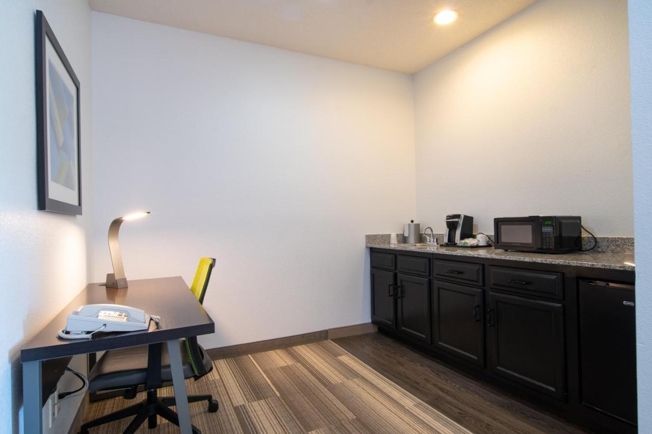 Holiday Inn Express Hotel & Suites Bedford By Ihg Luaran gambar