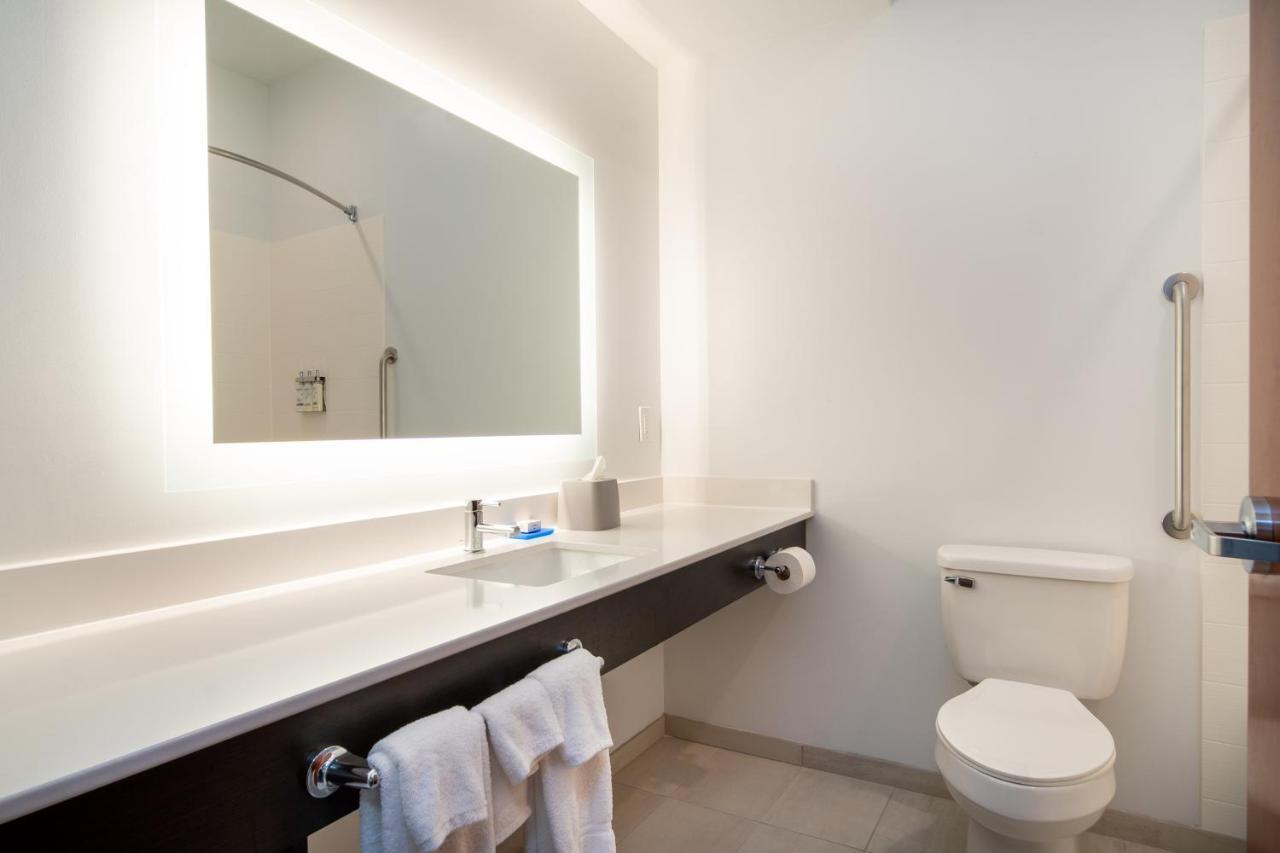 Holiday Inn Express Hotel & Suites Bedford By Ihg Luaran gambar