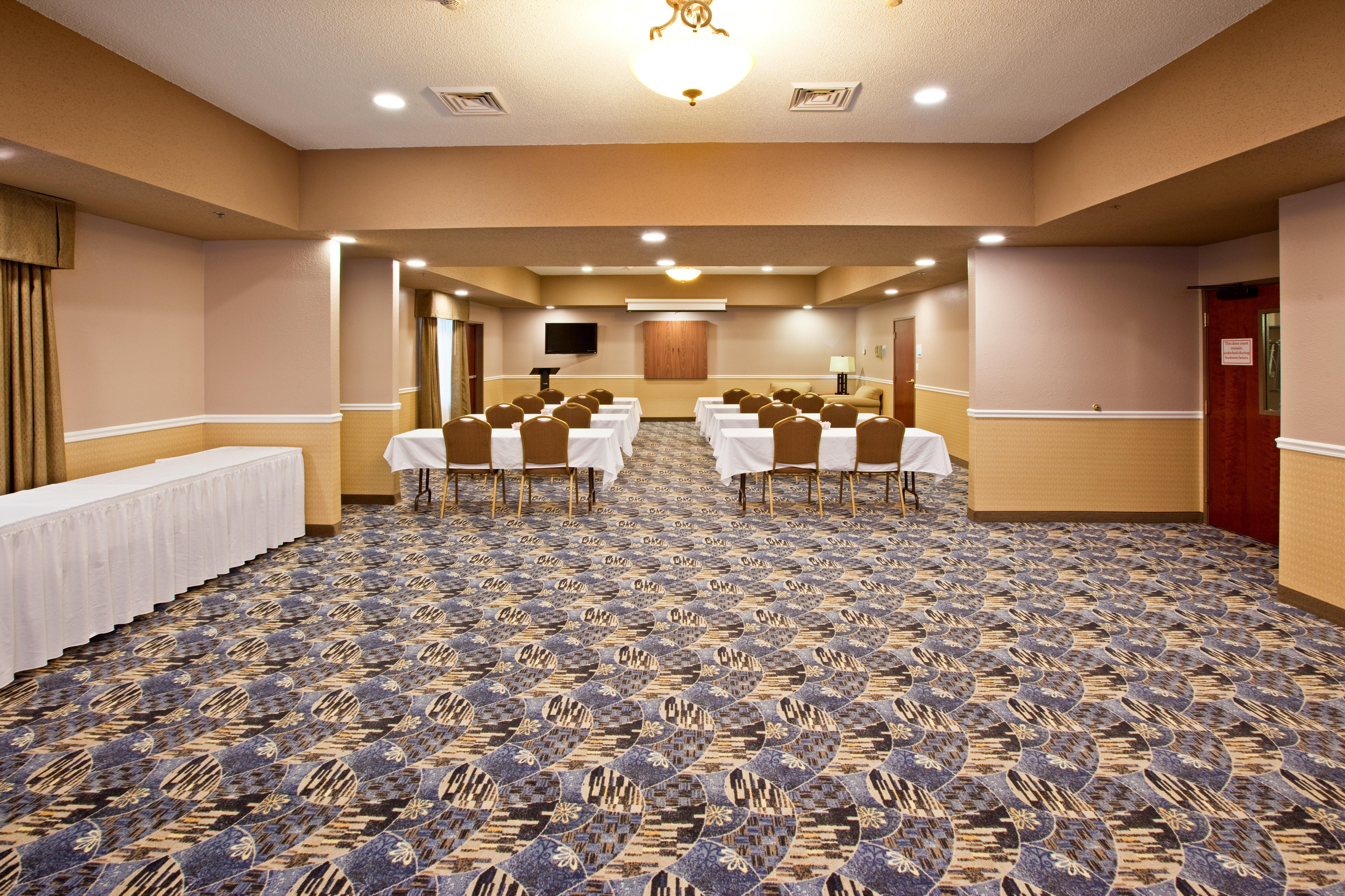 Holiday Inn Express Hotel & Suites Bedford By Ihg Luaran gambar