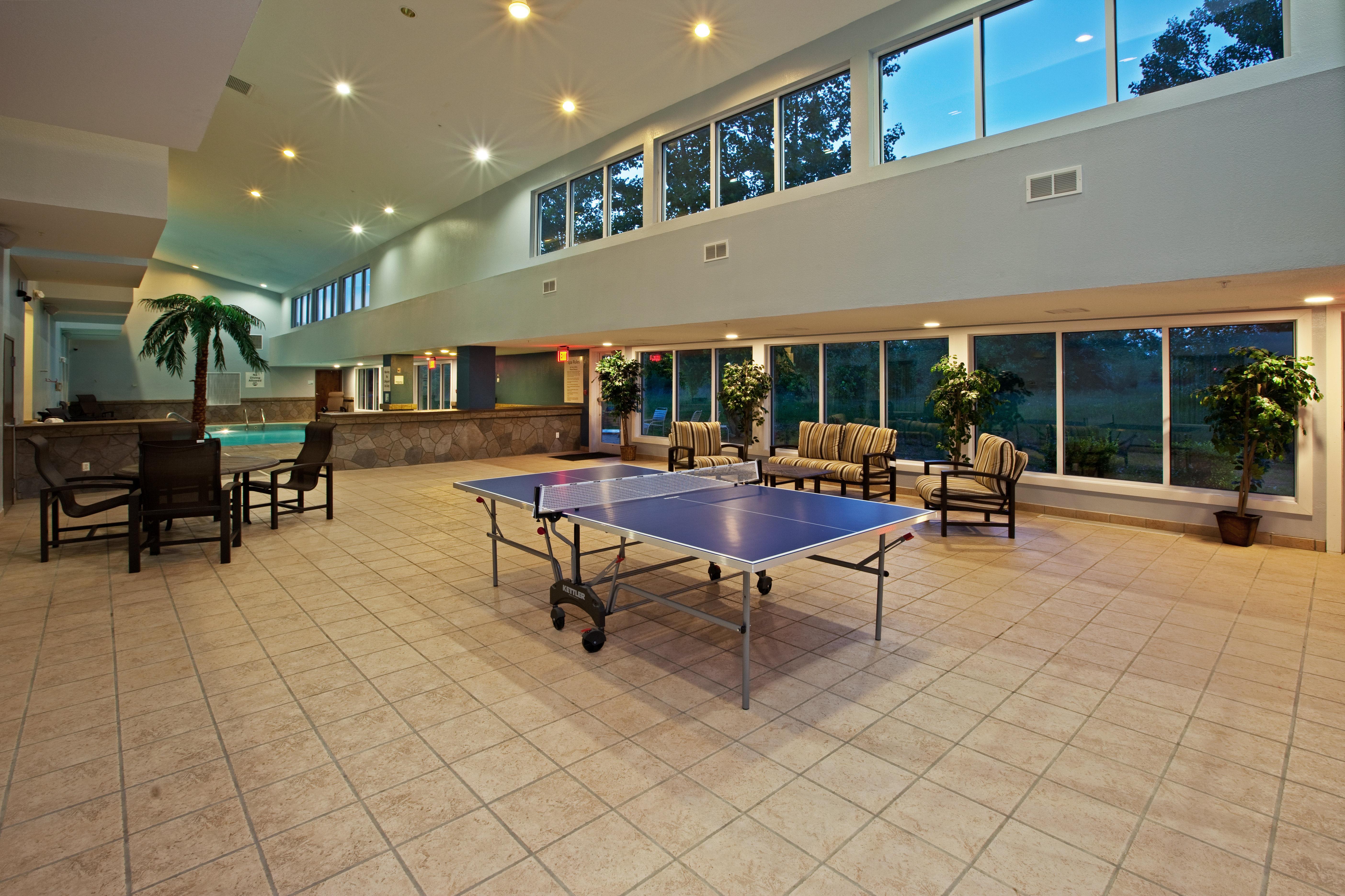 Holiday Inn Express Hotel & Suites Bedford By Ihg Luaran gambar