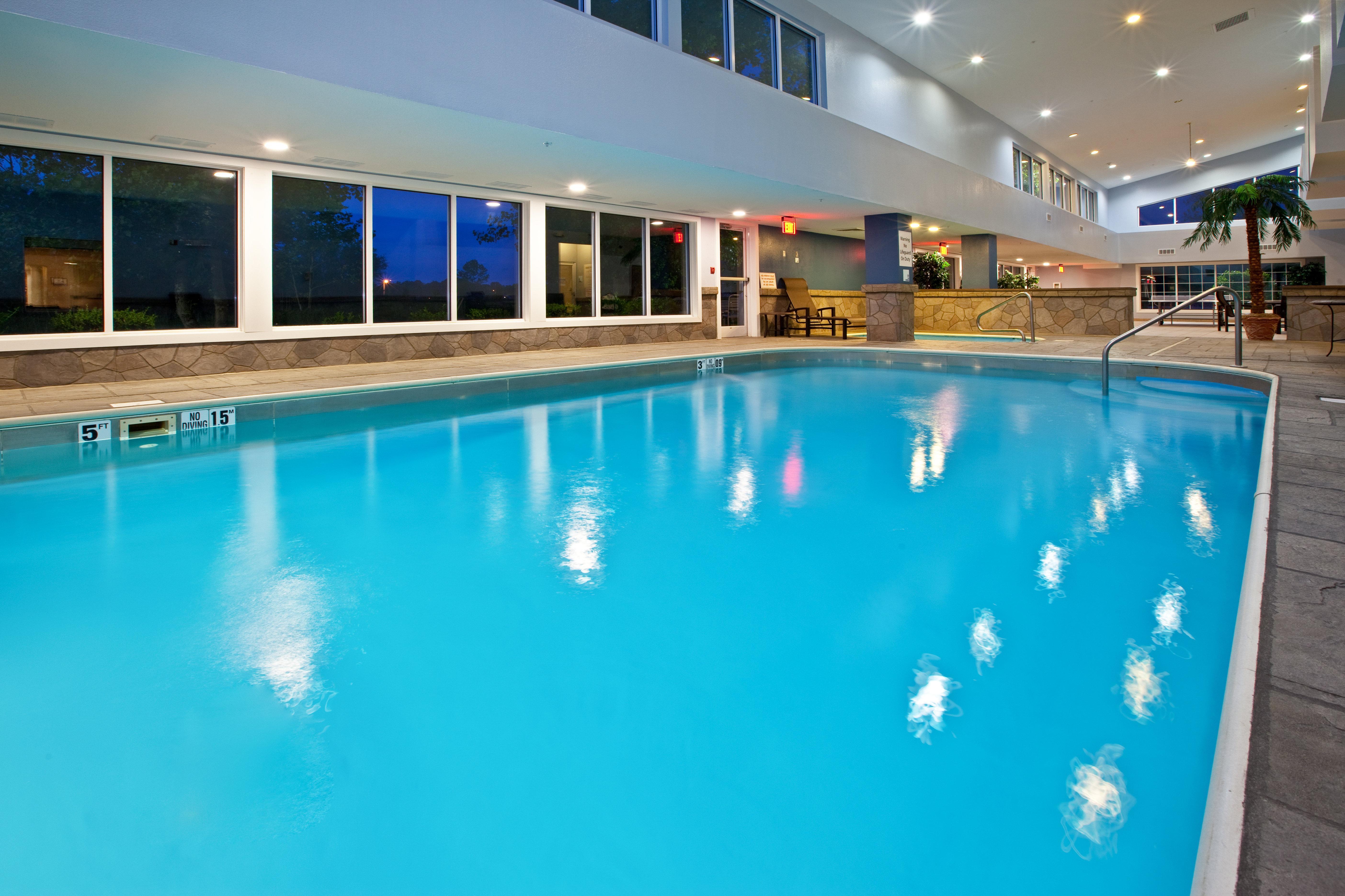 Holiday Inn Express Hotel & Suites Bedford By Ihg Luaran gambar